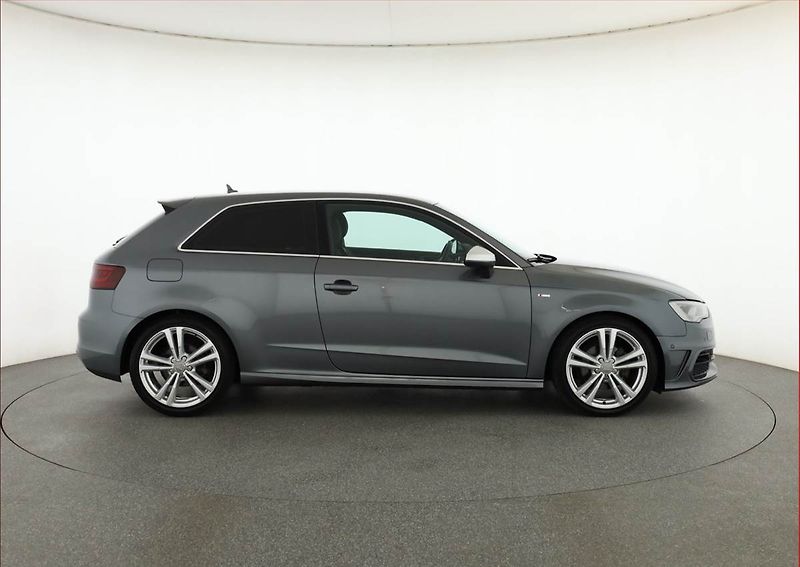 Audi A3 (2015) S-Line 2.0 TDI, Automat - fotka 6 z 19