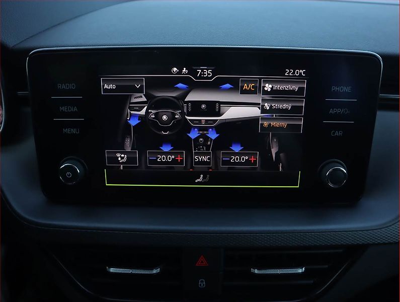 Škoda Kamiq (2020) 1.0 TSI, Automat, Tempomat - fotka 16 z 23