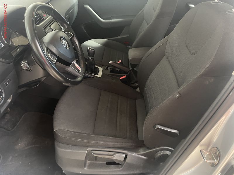 Škoda Octavia (2015) 1.6 TDi, 2.maj,ČR, AC, park - fotka 9 z 15