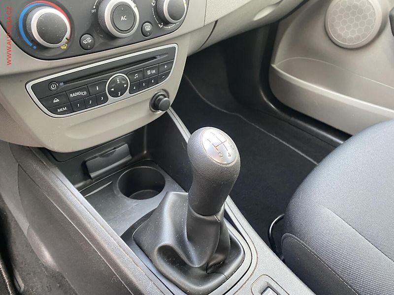 Renault Mégane (2012) 1.6i, ČR, AC, temp, STK1/28 - fotka 15 z 16