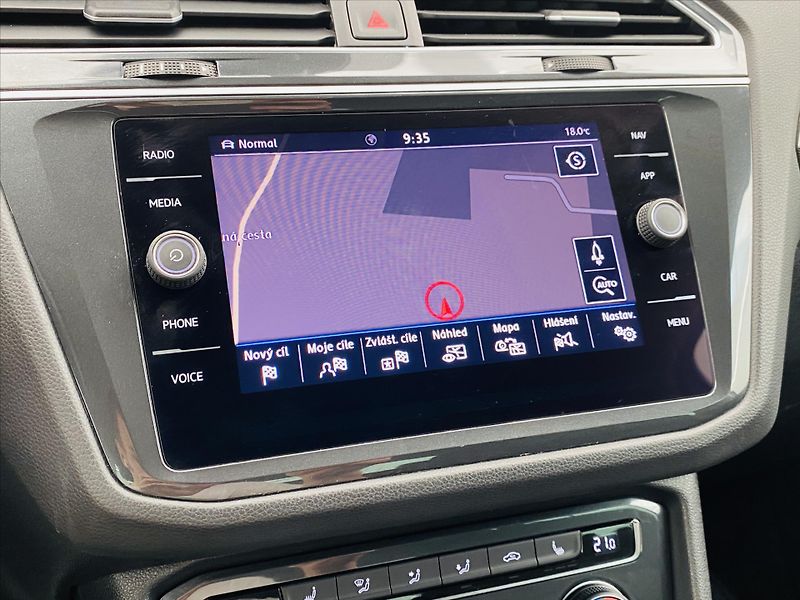 Volkswagen Tiguan 2,0 TDI DSG 4x4 Highline - fotka 15 z 24