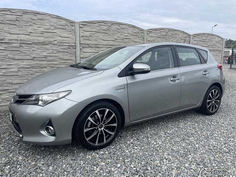 Toyota Auris 1.8i 16v HYBRID AUT SERVIS TOP - fotka 2 z 172