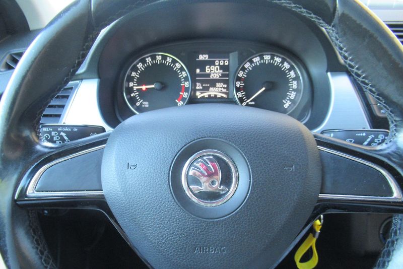 Škoda Fabia 1.4 TDI KLIMA PŮVOD ČR DPH - fotka 11 z 25