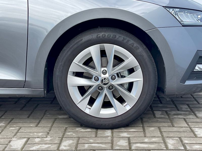 Škoda Octavia (2023) Combi 1,5 TSI / 110 kW Ambitio - fotka 16 z 30
