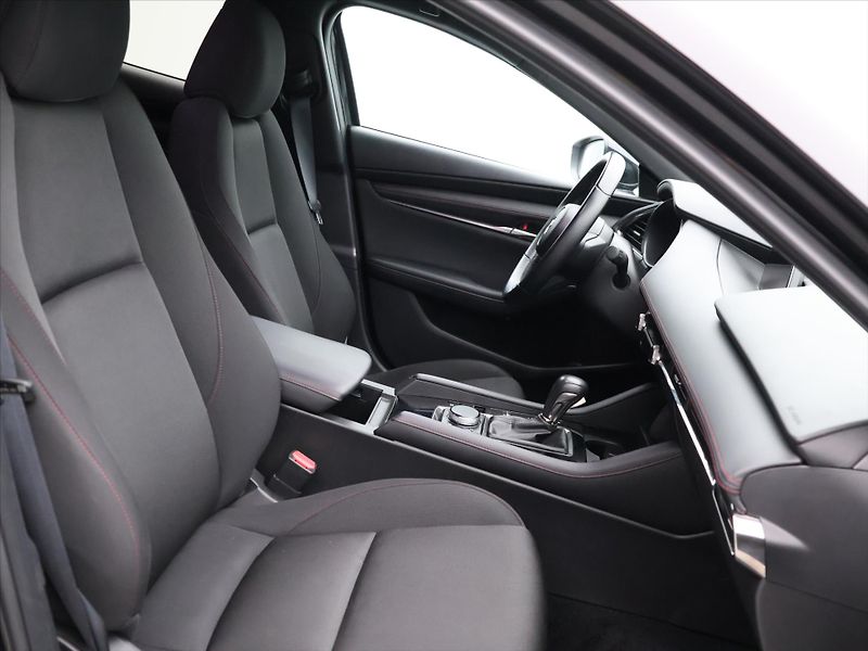Mazda 3 2.0 eSkyactive-G122 Homura Aut - fotka 11 z 31