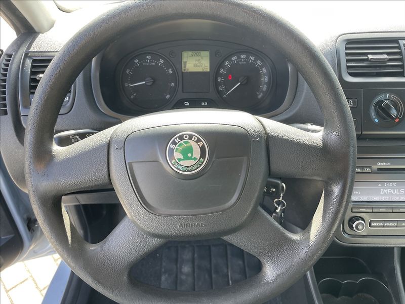 Škoda Fabia 1,4 i 16V 63kw Klima ESP po ST - fotka 14 z 24