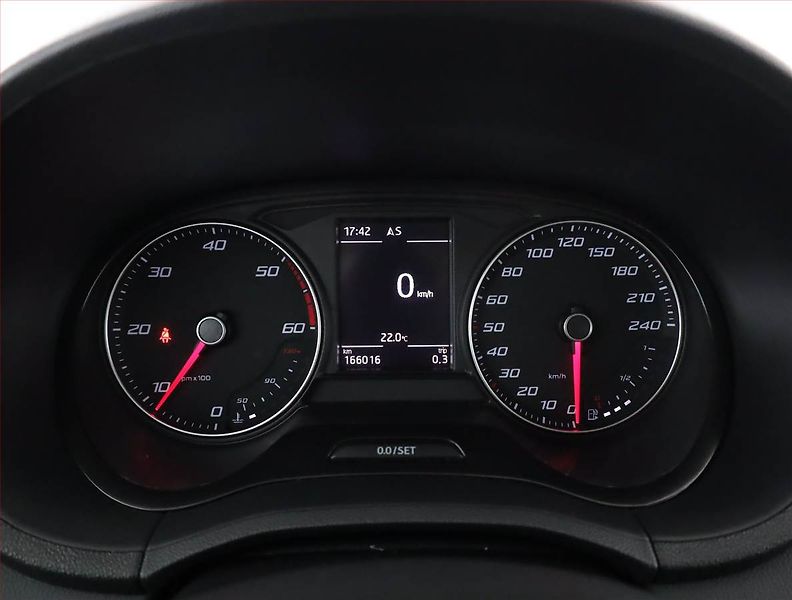 Seat Ibiza (2015) 1.4 TDI, Navi, Park. senzory - fotka 9 z 17