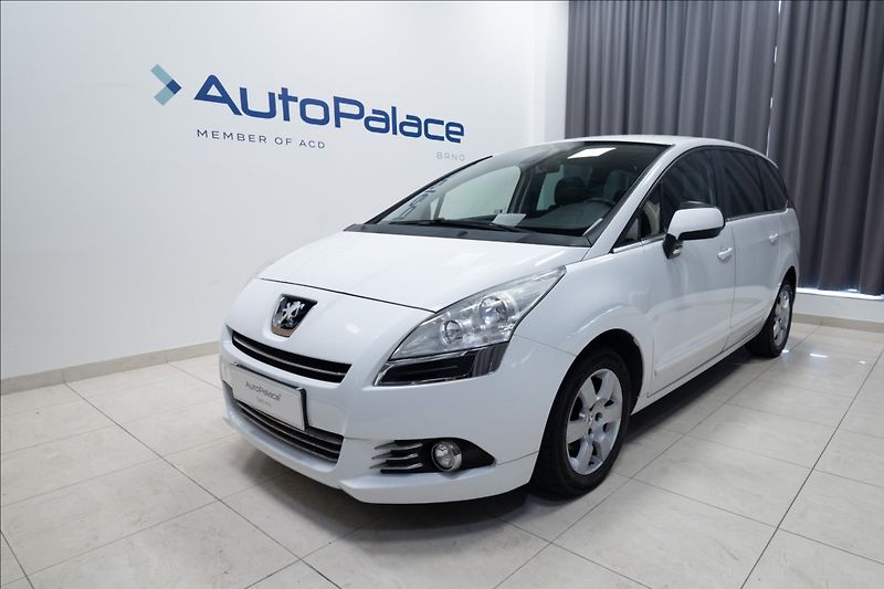 Peugeot 5008 1,6 BlueHDI 7 MÍST NOVÉ V ČR - fotografie inzerátu