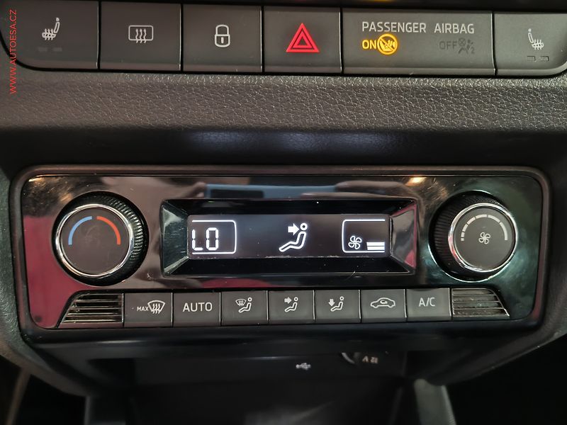 Škoda Fabia (2019) 1.0 TSI, ČR, Style, DSG, LED - fotka 15 z 17