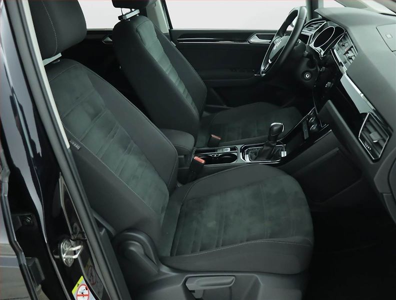 Volkswagen Touran (2021) Highline 2.0 TDI - fotka 9 z 21