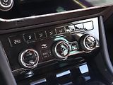 Škoda Superb 2,0 TDI DSG CZ L&K 1.Maj DPH - náhled 20