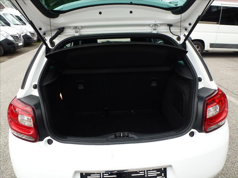 Citroën DS3 1,6 16V VTi THP SportChic - fotka 21 z 51