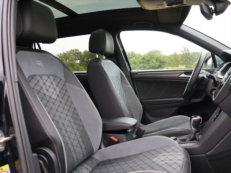Volkswagen Tiguan Allspace 2,0 TSI 4x4 DSG R-Line 7-Míst - fotka 14 z 44