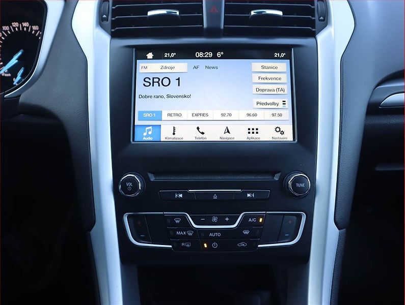 Ford Mondeo (2018) 1.5 TDCi, Serv.kniha, Navi - fotka 12 z 21