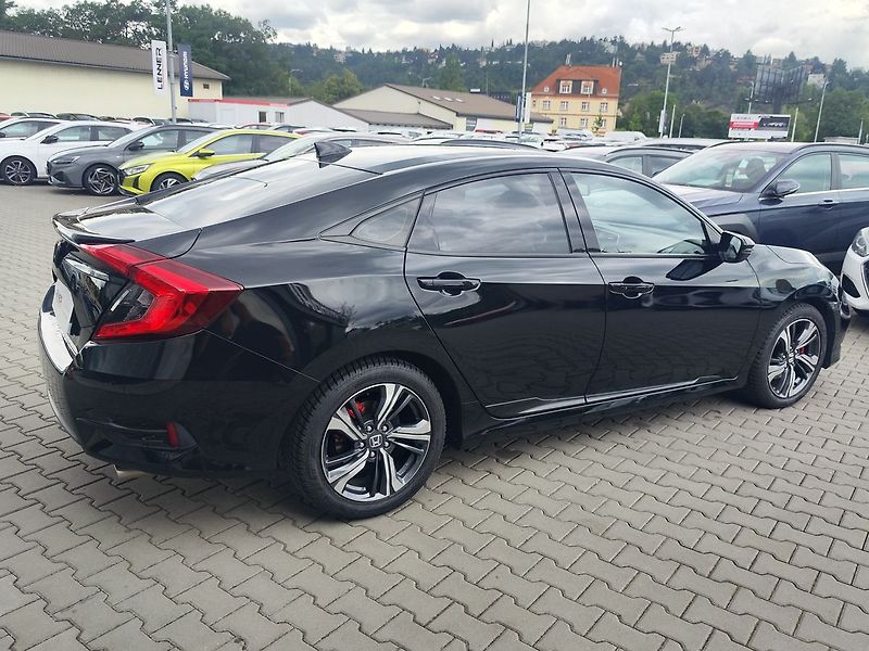 Honda Civic 1.5 i-VTEC/134kW Executive - fotka 5 z 38