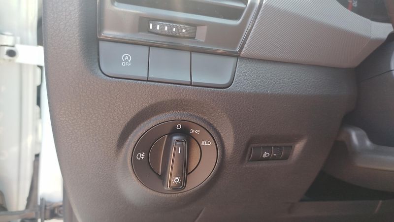 Škoda Fabia (2018) 1.0 MPi  ++ klimatizace ++ - fotka 15 z 26