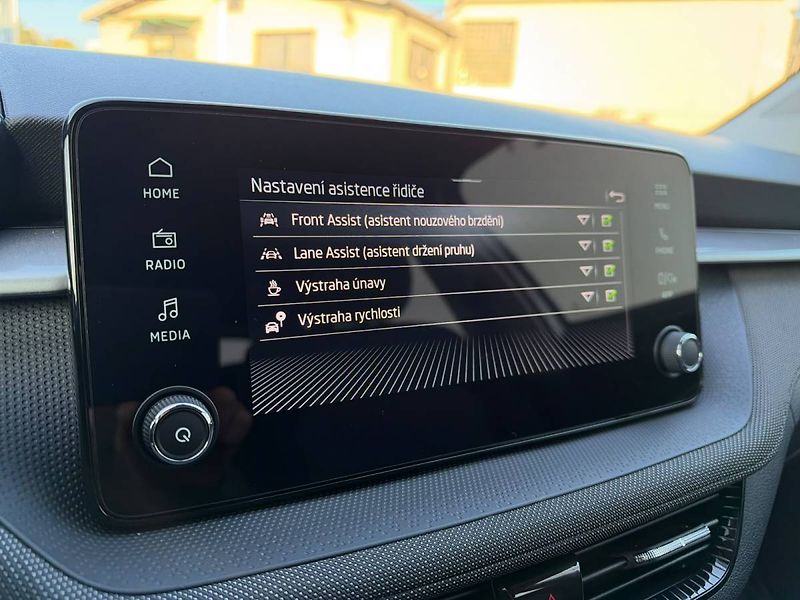 Škoda Fabia Selection 1,0 TSI 70 kW 5° MP - fotka 16 z 30