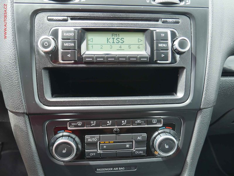 Volkswagen Golf (2010) 1.6TDi, Klima - fotka 11 z 14