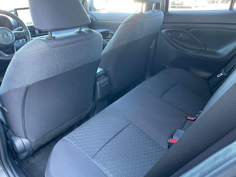 Toyota Yaris Cross MY25 1.5 HEV Style - fotka 10 z 29