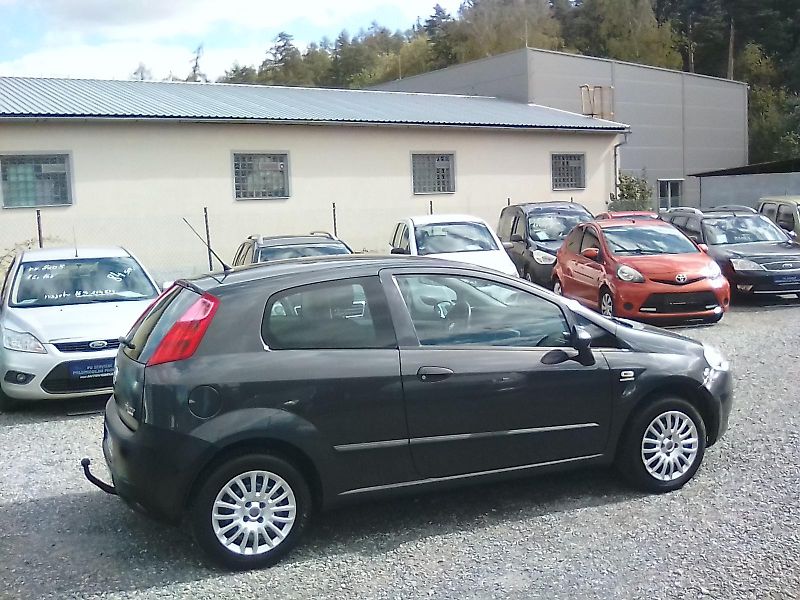 Fiat Punto (2010) 1.2i , 2.majitel - fotka 9 z 32