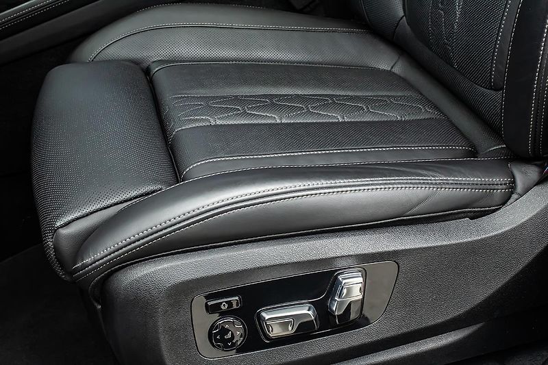 BMW X7 3,0   xDrive40d ČR MpaketHarma - fotka 14 z 32