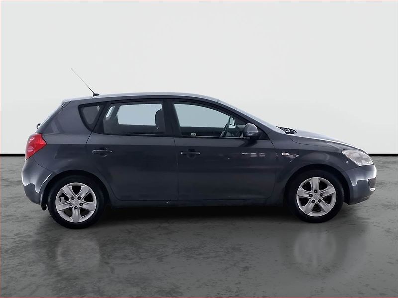 Kia Ceed (2009) 1.4 CVVT, po STK, v provozu - fotka 6 z 17