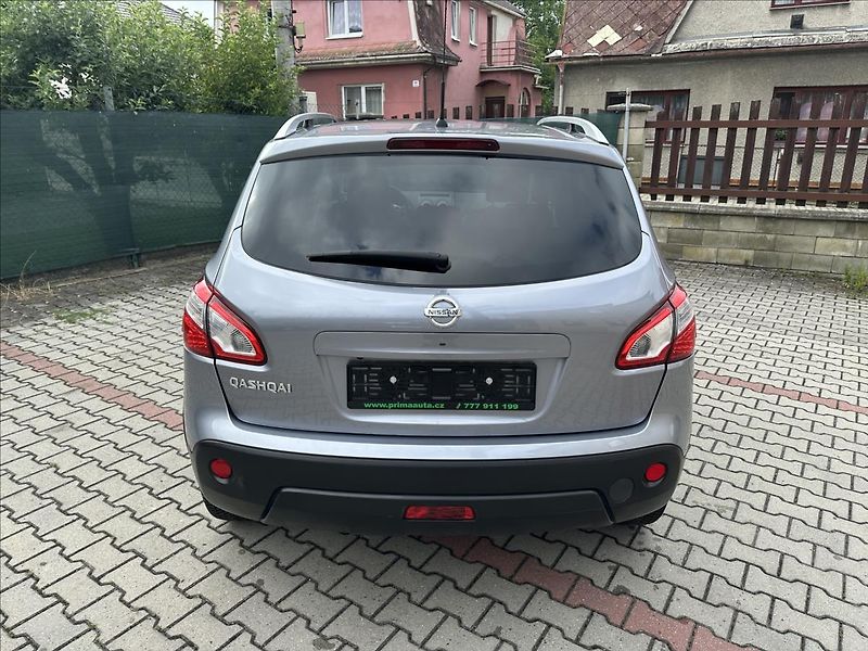 Nissan Qashqai 2,0 4x4 AUTOMAT TEKNA - fotka 6 z 37