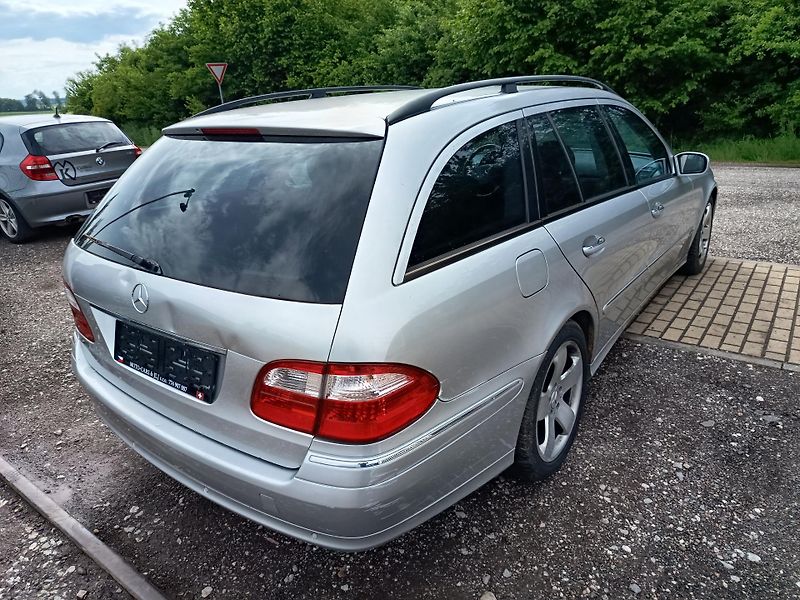 Mercedes-Benz Třídy E (2004) 3.2 165kw - fotka 16 z 40
