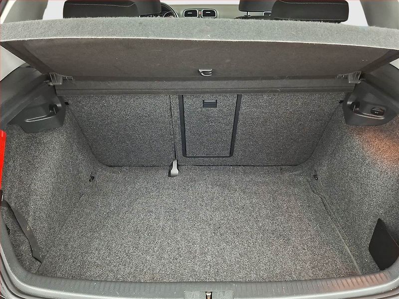Volkswagen Golf (2011) Comfortline 1.6 TDI, Tempomat - fotka 13 z 17