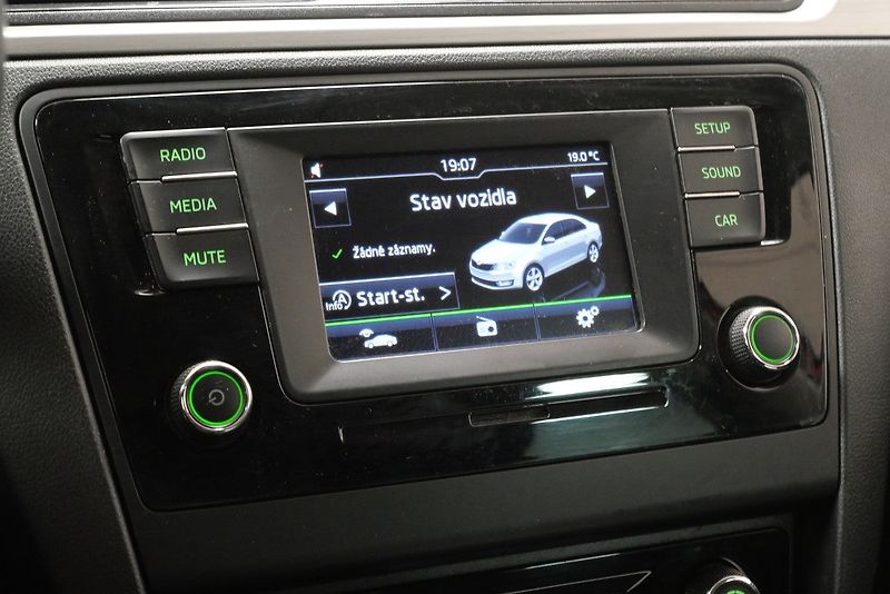 Škoda Rapid - fotka 18 z 24