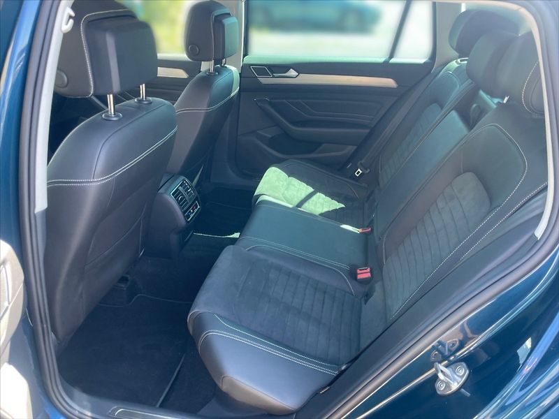 Volkswagen Passat 2,0 TDI 110 Elegance AT - fotka 8 z 11