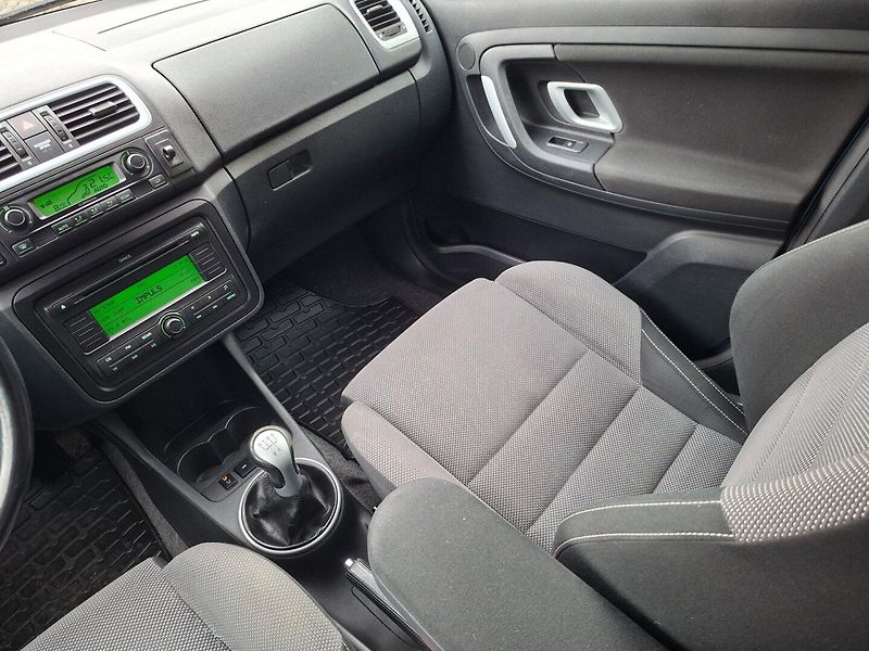 Škoda Roomster (2008) 1.4i 16V 63kW -VÝBAVA - fotka 13 z 35