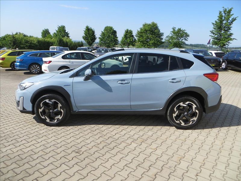 Subaru XV 2,0 i Executive ES Lineartroni - fotka 4 z 40