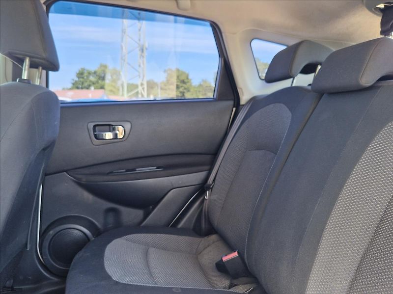 Nissan Qashqai 1,6 DCI  AUTOKLIMA +ZIM.KOLA - fotka 14 z 27