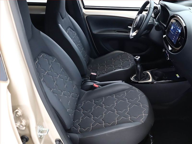 Toyota Aygo (2022) 1.0, ČR,1.maj, Serv.kniha - fotka 7 z 18