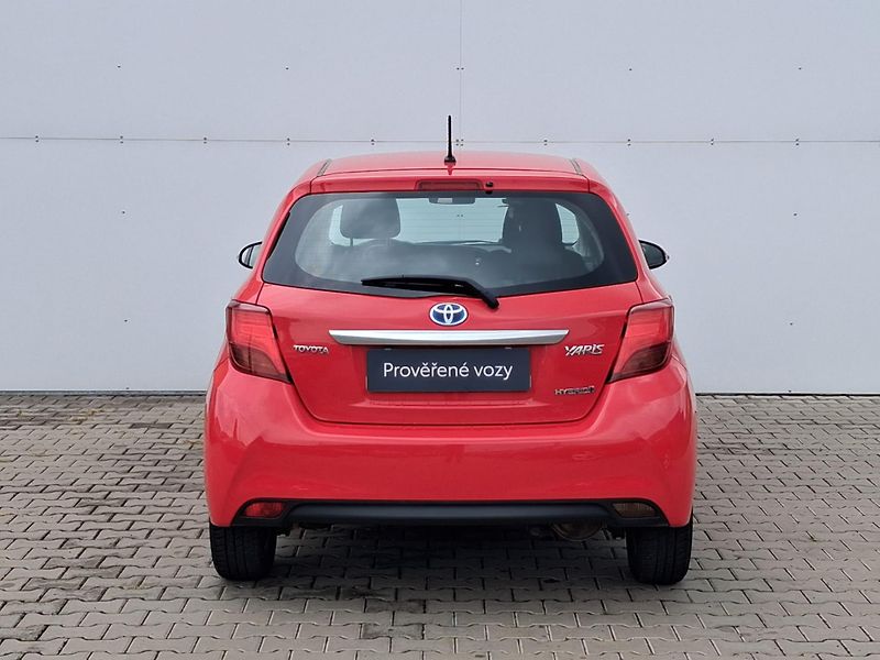 Toyota Yaris 1.5 HSD Trend - fotka 9 z 23