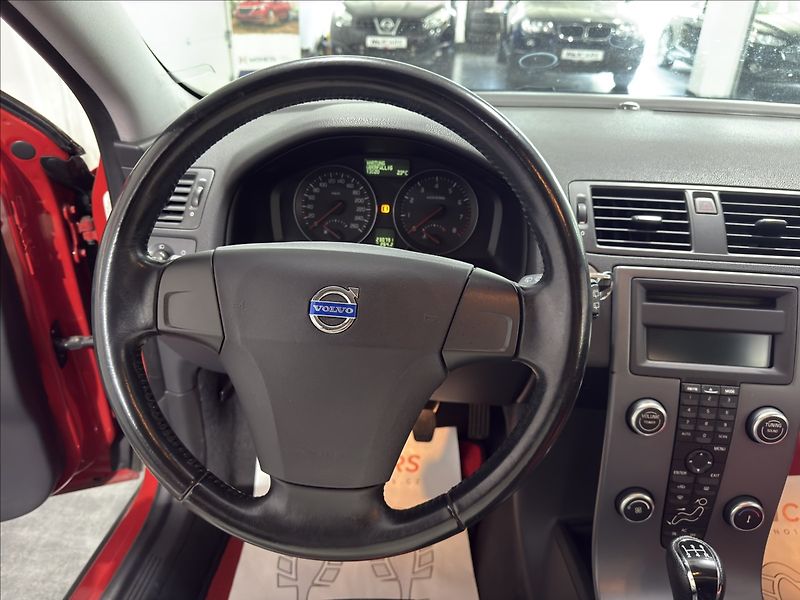 Volvo C30 1,8   i KLIMATIZACE SERVIS ALU - fotka 7 z 19