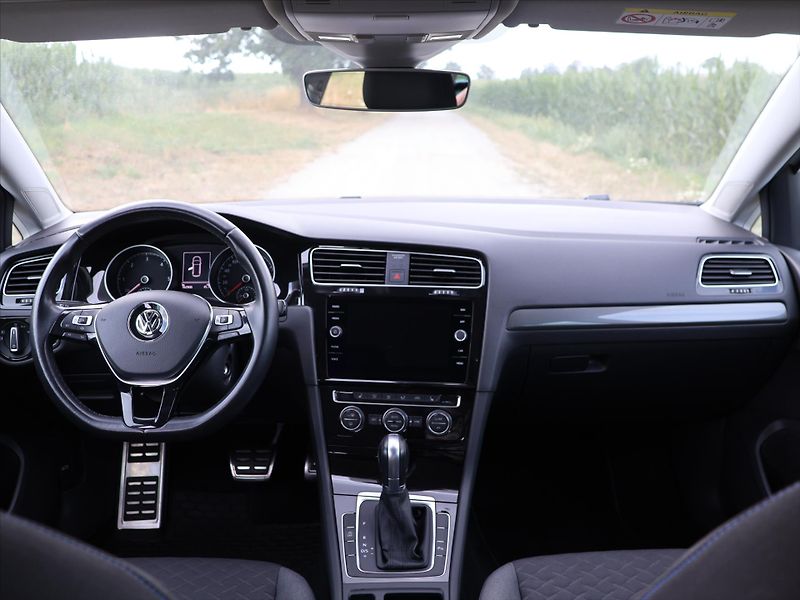 Volkswagen Golf 2.0 TDI 110kW DSG LED Join Taž - fotka 15 z 32