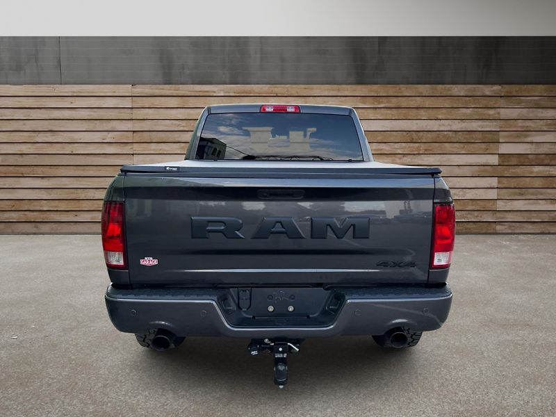 Dodge RAM (2022) +HEMI+CLASSIC+OFFROAD PAKET+ - fotka 4 z 19