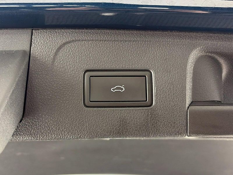 Volkswagen Passat (2022) Business 2.0 TDI 110kW - fotka 32 z 33