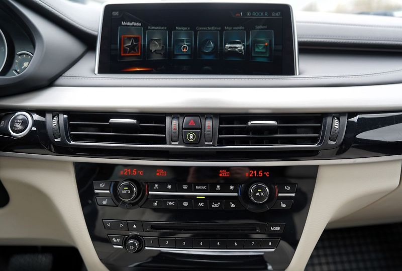BMW X6 M50d xDrive/280 KW/20/B&O/ČR - fotka 38 z 48