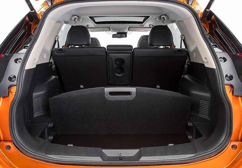 Nissan X-Trail.