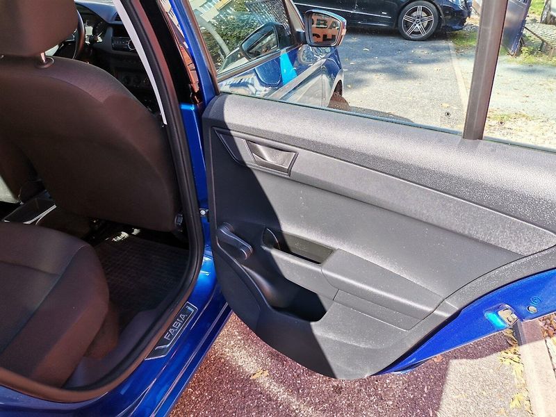 Škoda Fabia (2018) 1.0TSi 70kw Klima ČR - fotka 16 z 25