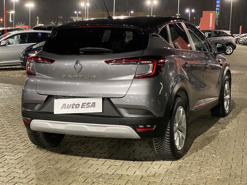 Renault Captur (2021) 1.0TCe, Experience, navi - fotka 4 z 19