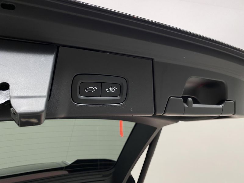 Volvo V90 CC B5 AWD ULTIMATE REZERVACE - fotka 35 z 68