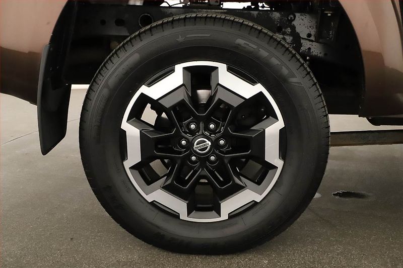 Nissan Navara (2021) 2.3 dCi - fotka 23 z 24