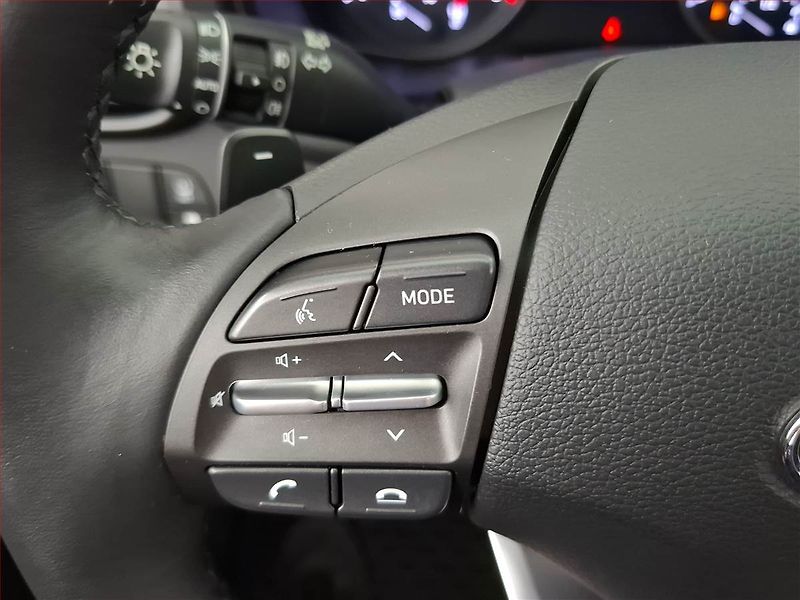 Hyundai i30 (2023) Comfort 1.0 T-GDI, Automat, ČR - fotka 18 z 21