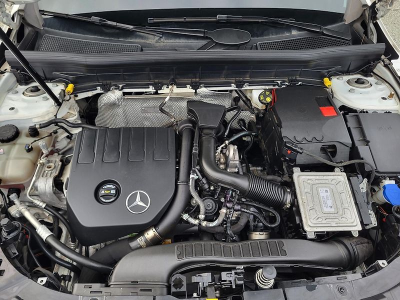 Mercedes-Benz GLB 180 100kW STYLE automat ČR - fotka 32 z 45