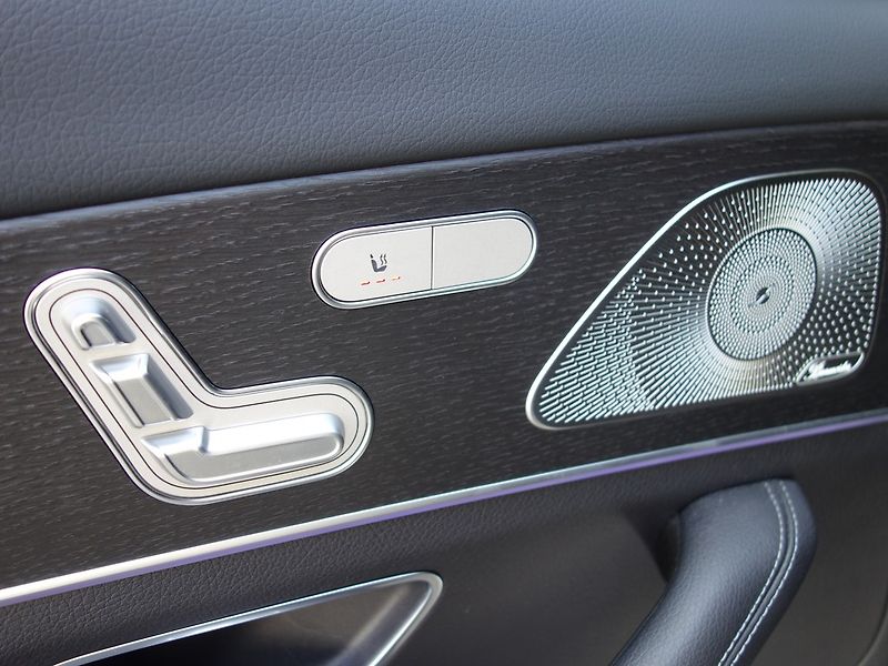Mercedes-Benz GLS (2023) 400D*PRÉM-PLUS*AMG*PAN*HEAD*CZ - fotka 44 z 50