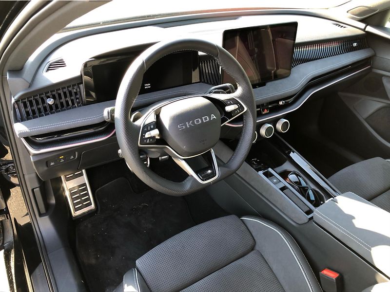Škoda Superb 1,5 TSI  iV - fotka 5 z 30